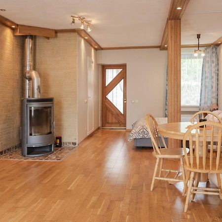 Juodkrantė Cozy One Room Apartment With Yard מראה חיצוני תמונה