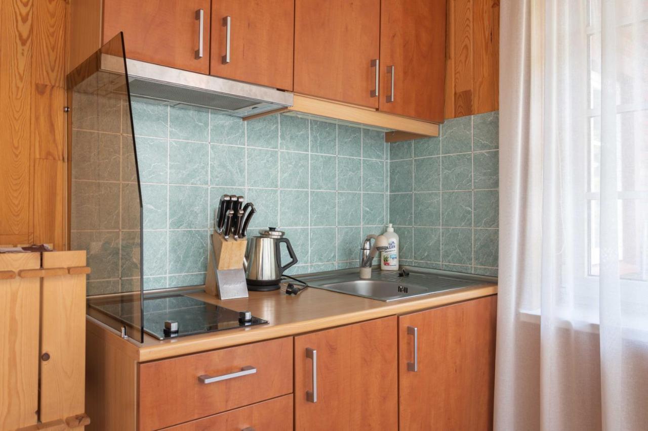 Juodkrantė Cozy One Room Apartment With Yard מראה חיצוני תמונה