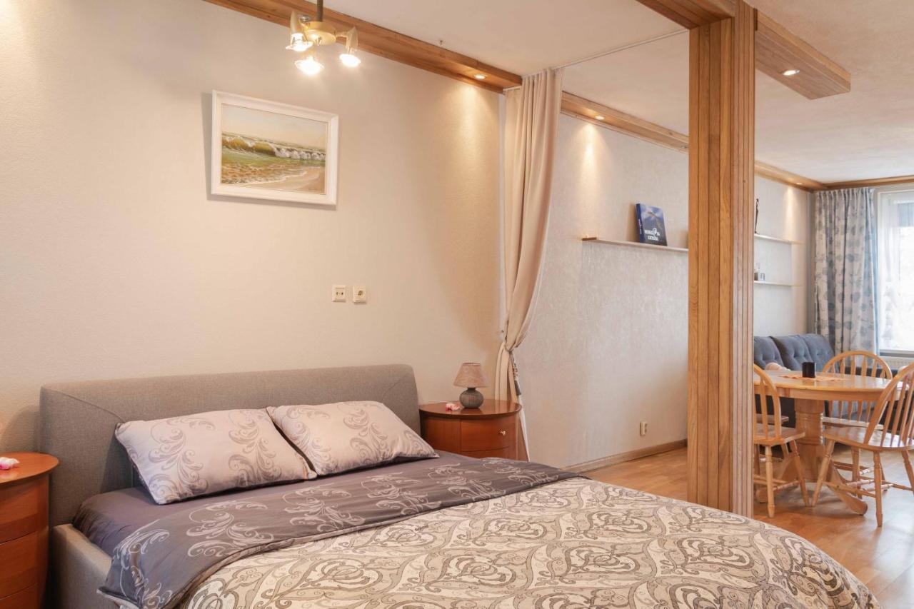 Juodkrantė Cozy One Room Apartment With Yard מראה חיצוני תמונה