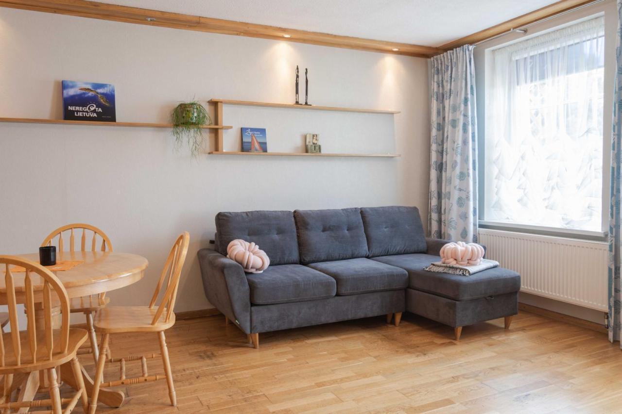 Juodkrantė Cozy One Room Apartment With Yard מראה חיצוני תמונה